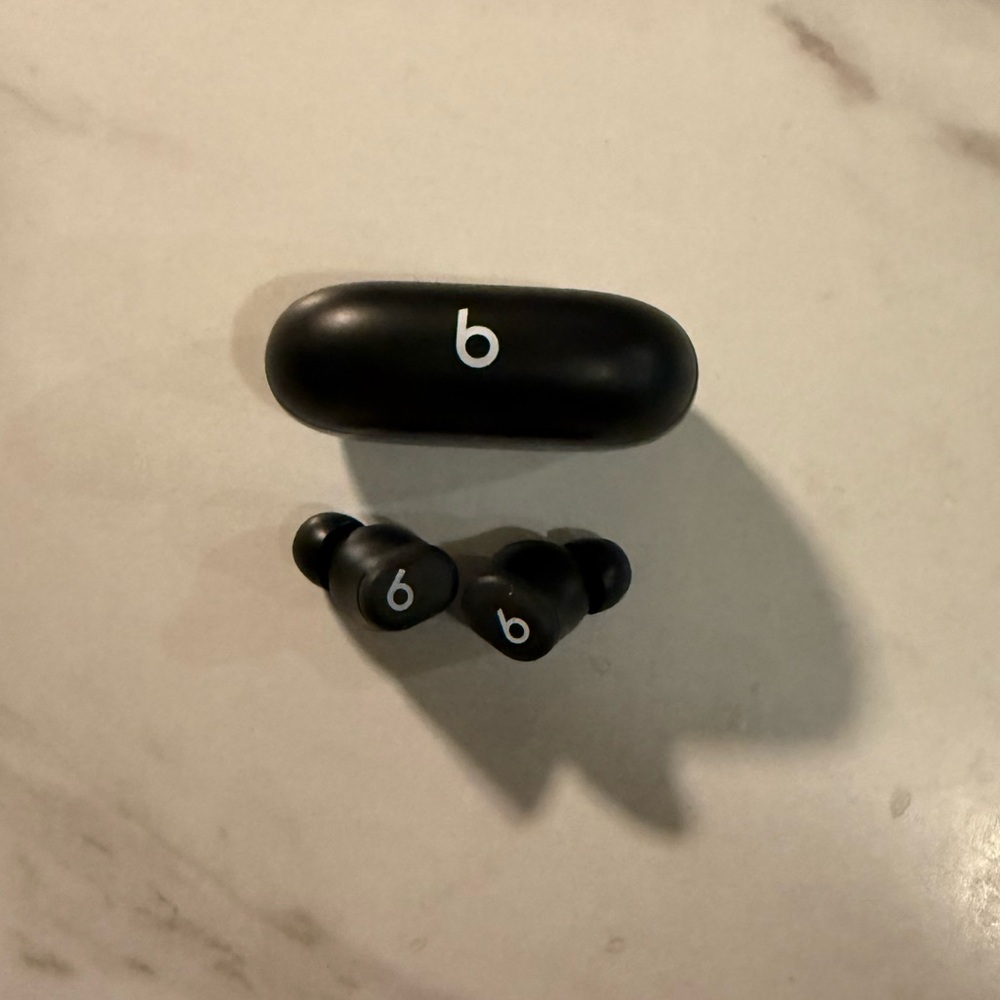 Beats by Dre Black Wireless Earbuds Like New